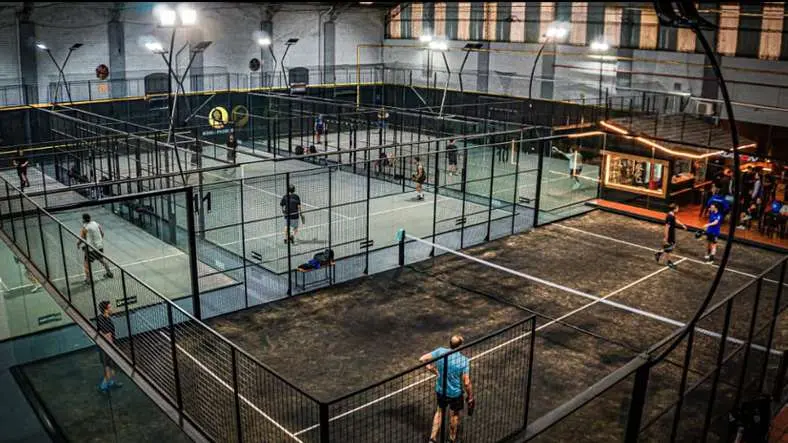 Canchas de pádel cubiertas de Roma Padel